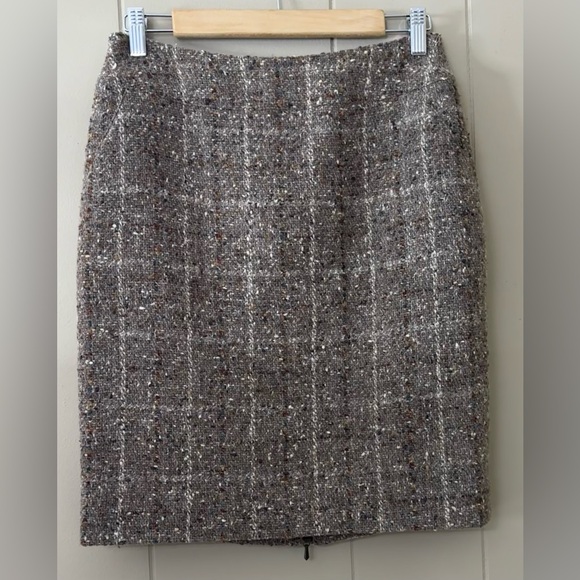 CHANEL Dresses & Skirts - Chanel Wool Tweed Blend VTG Rear Zip Silk Lined Skirt EU 40 US 6/8